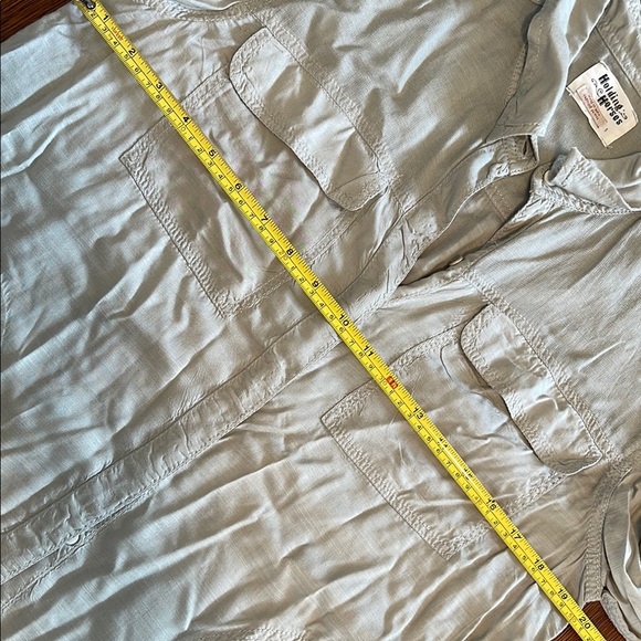 Holding Horses Anthropologie Button-Up Shirt Tunic Sage Green Neutral Small - Picture 10 of 11